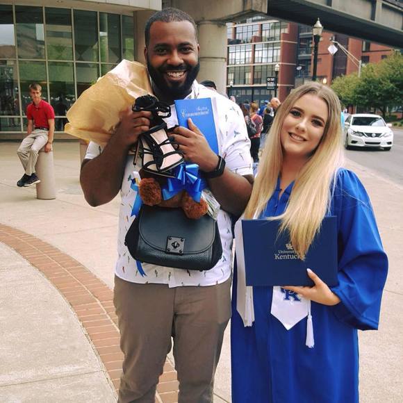 Meet your Posher, Danielle - Picture 1 of 1